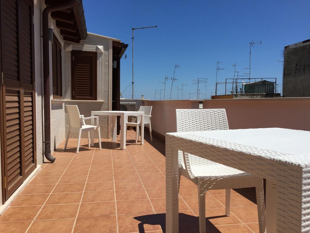 Palazzo Eliss Bed & Breakfast Margherita Di Savoia Cameră foto